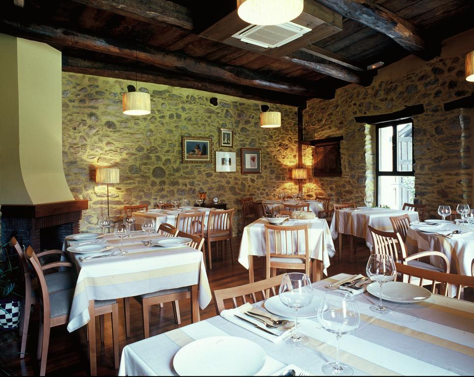 追忆似水流年酒店 Villamartin de la Abadia 外观 照片