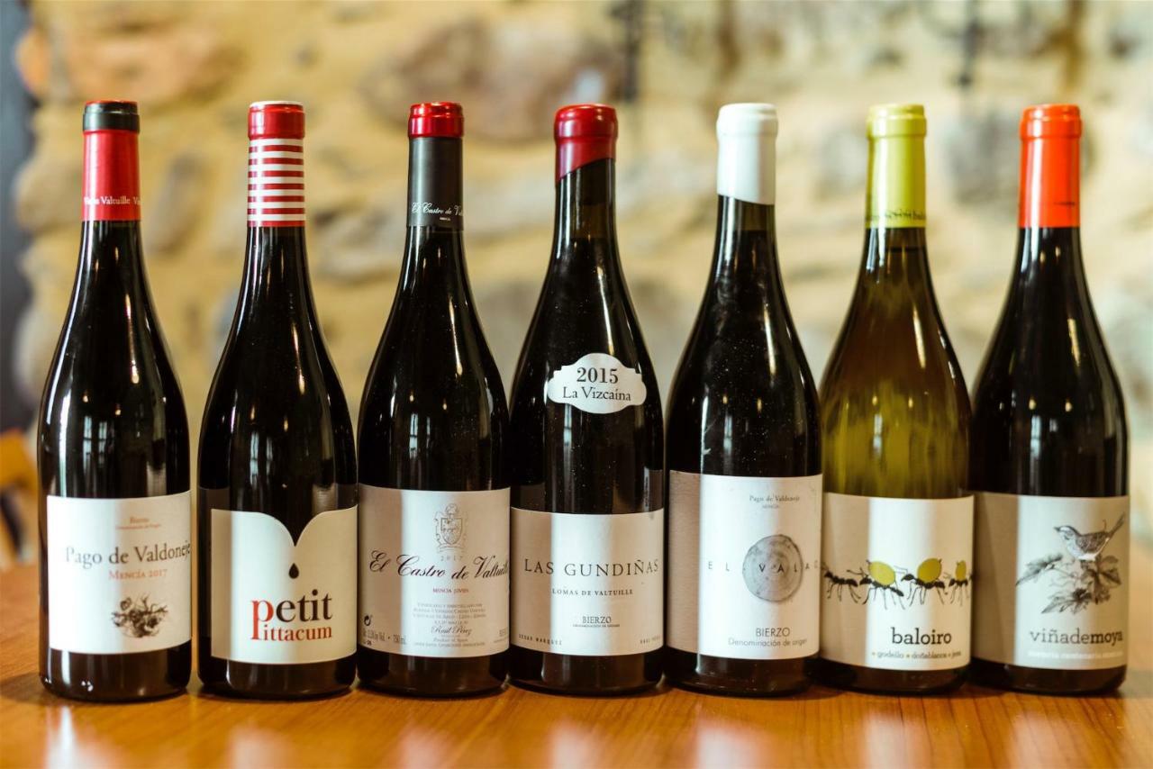 追忆似水流年酒店 Villamartin de la Abadia 外观 照片